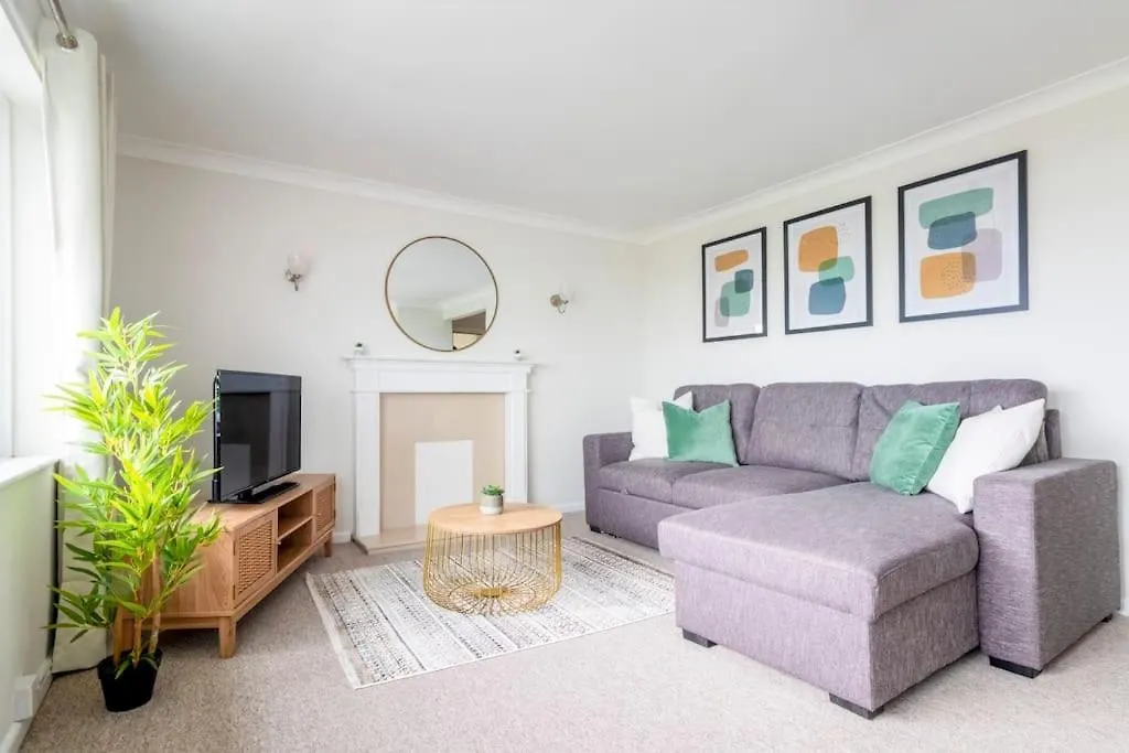 Panoramic Sea View Apartment Sleeps 4-Free Parking Bournemouth