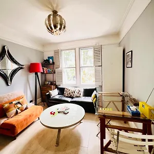 Bournemouth. Private Self Contained Space. Apartment